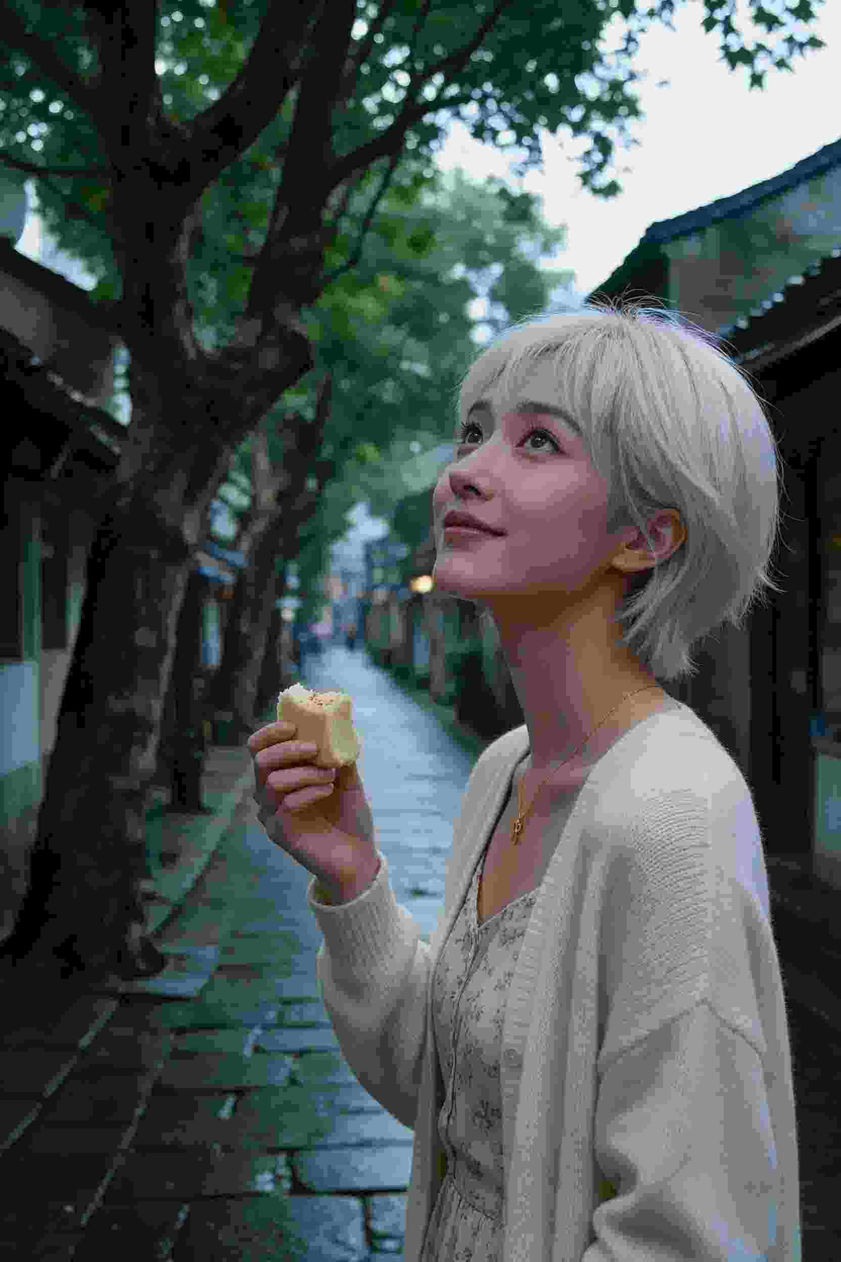 左手指月